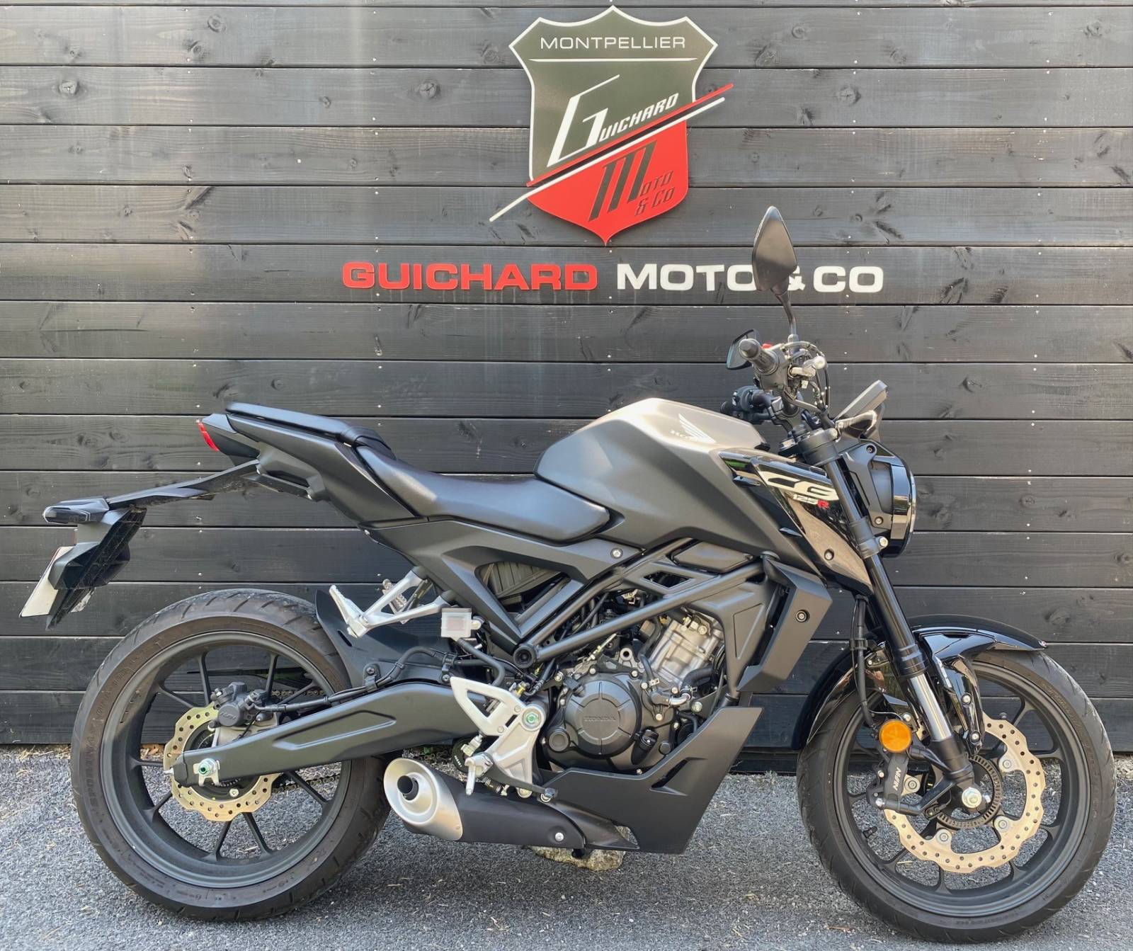 La Honda CB125R 2025 est-elle compatible avec le permis B + formation 125 ?