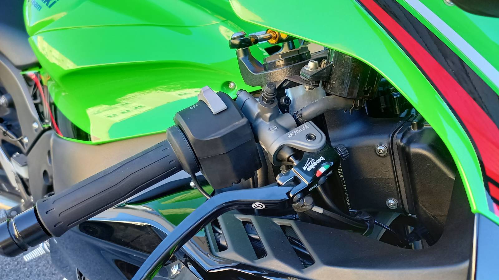 Kawasaki ZX10R KRT occasion Montpellier Hérault