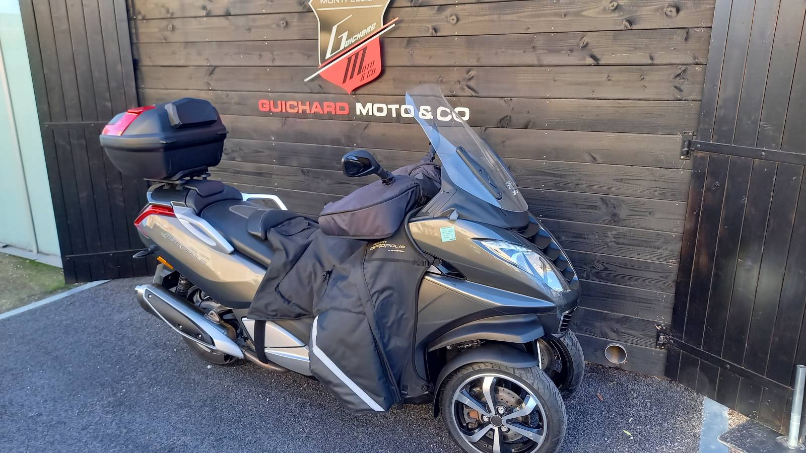 Peugeot Metropolis 400 occasion Guichard Moto OFFRE SPÉCIALE GARANTIE 12 MOIS