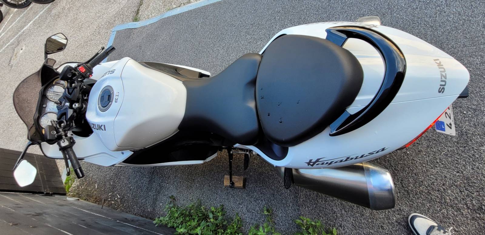 SUZUKI GSX1300R HAYABUSA DANS L'HERAULT 