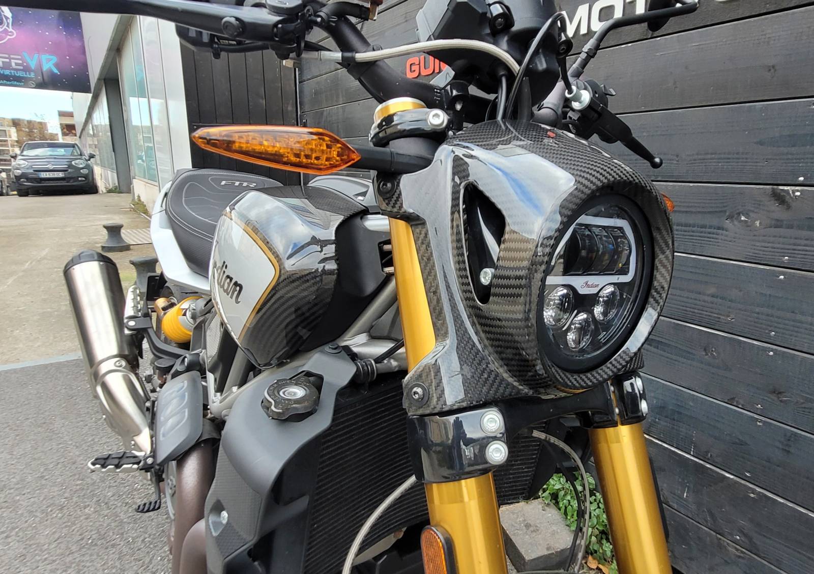 INDIAN FTR R CARBON PREMIUM PROCHE SETE