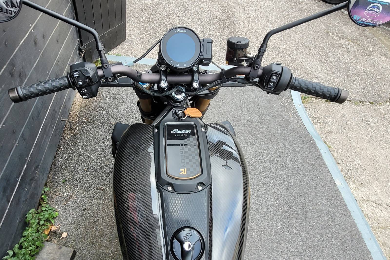 INDIAN FTR R CARBON PREMIUM OCCAS PROCHE ALES