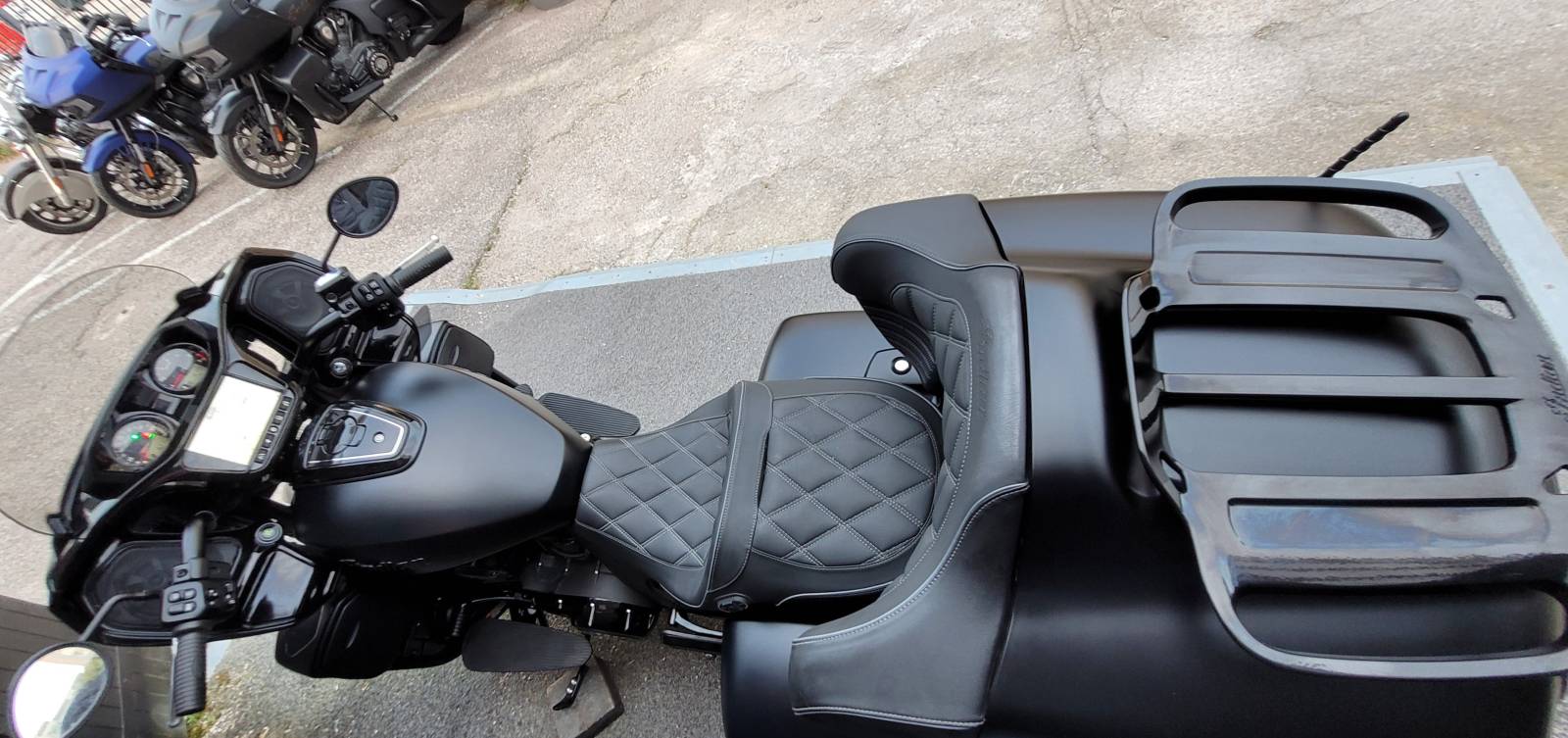 INDIAN PURSUIT DARK HORSE BLACK SMOKE  D'OCCASION DANS L'HERAULT PROCHE DE NARBONNE