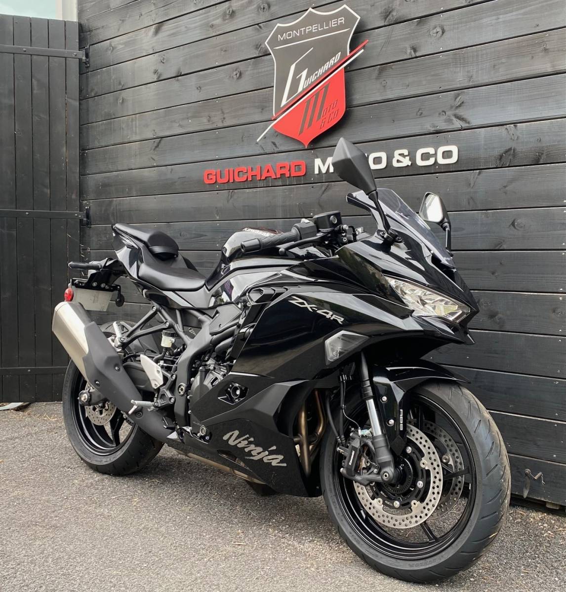 KAWASAKI ZX-4R NOIR SUR MONTPELLIER HÉRAULT 34 GARD 30 -VENDUE