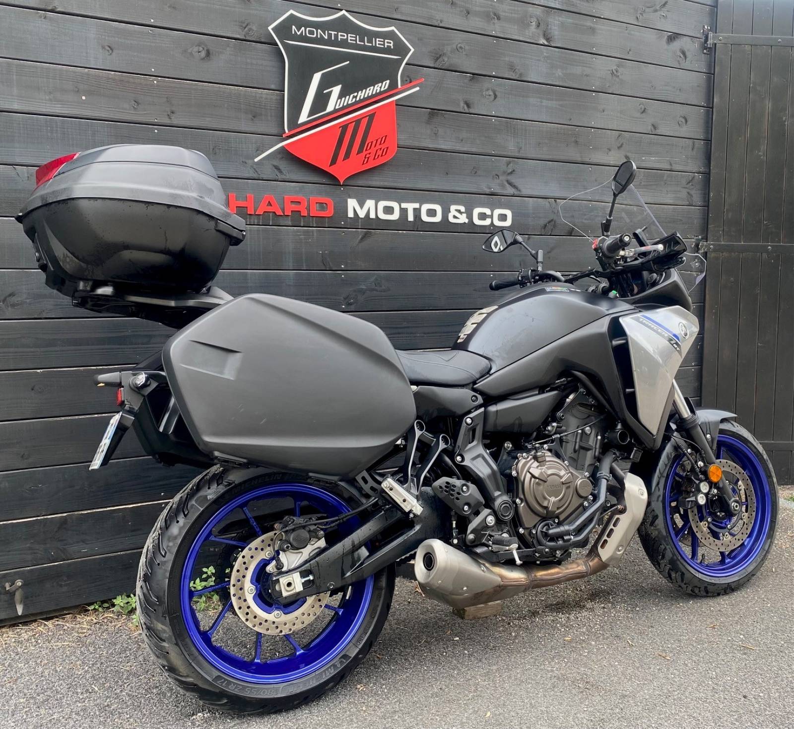 La moto est-elle toujours sous garantie constructeur ?