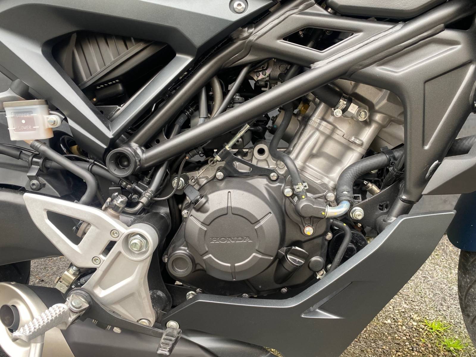 HONDA CB125R D'OCCASION SUR MONTPELLIER HERAULT 34 GARD 30