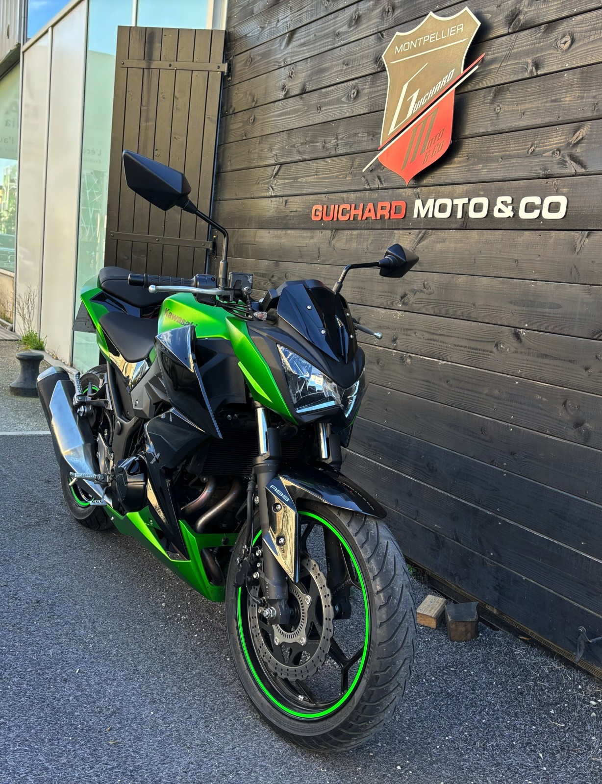 vue avant d'une kawa z300 d'origine 