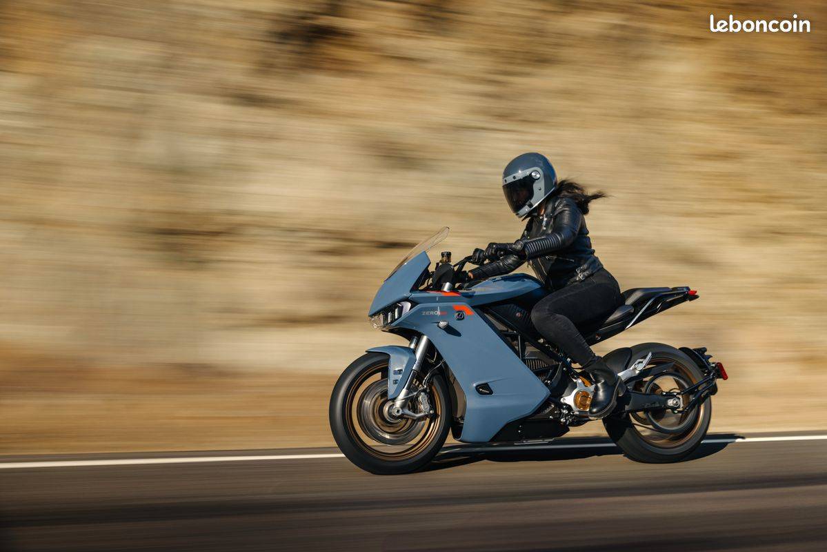 MOTO ELECTRIQUE AUTONOMIE ENTRE SETE ET NIMES