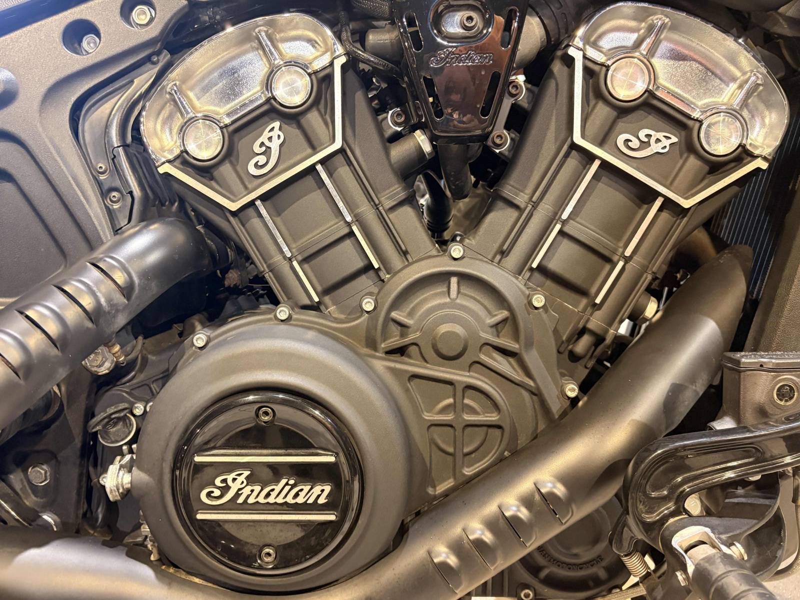 INDIAN SCOUT BOBBER - ECHAPPEMENT DR JEKILL - 2021 - À SAISIR A MONTPELLIER