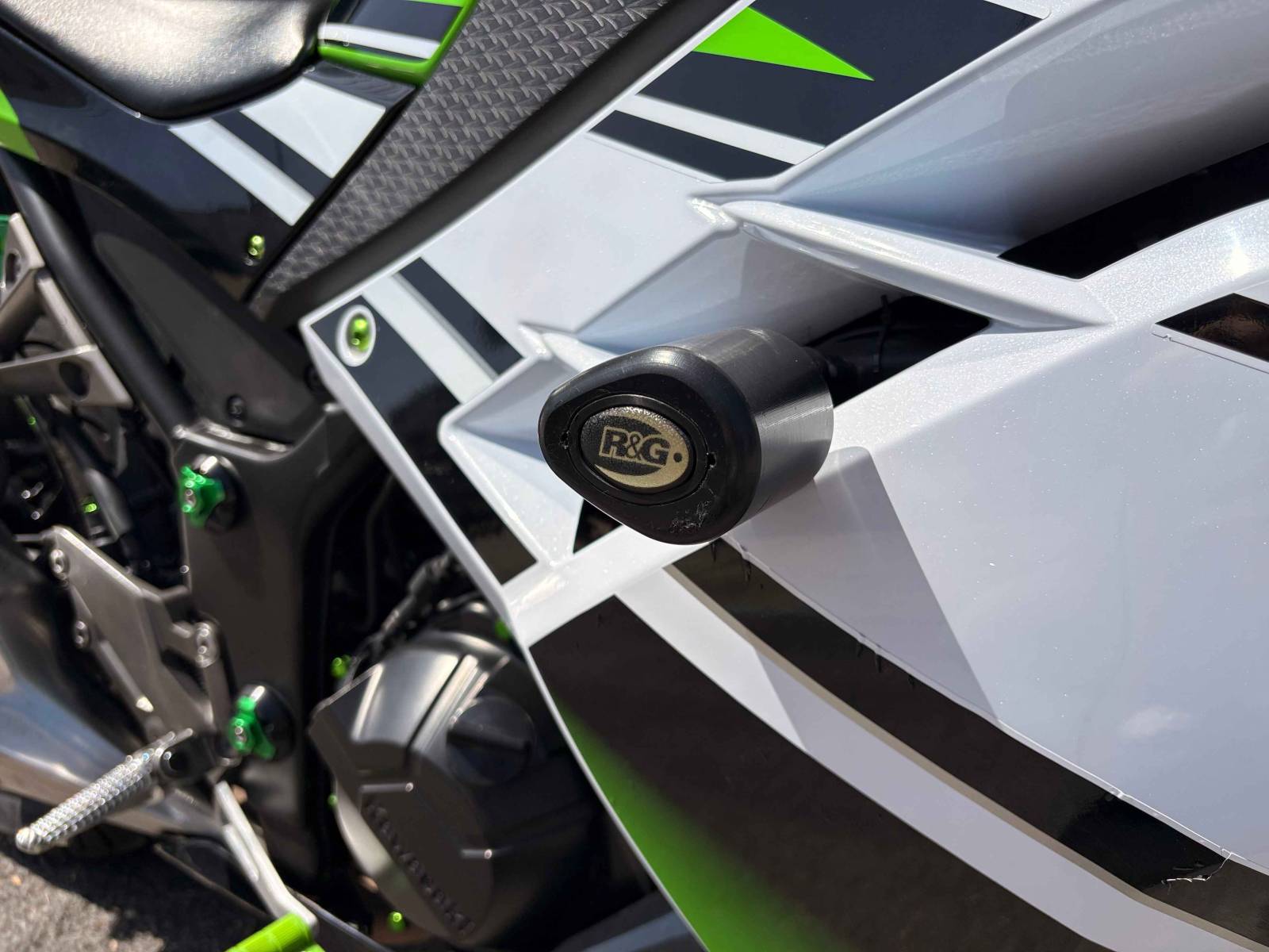 KAWASAKI NINJA 300 (ÉDITION 30ÈME ANNIVERSAIRE) - 2016 - À SAISIR SUR MONTPELLIER - MOTO JEUNE PERMIS SPORTIVE