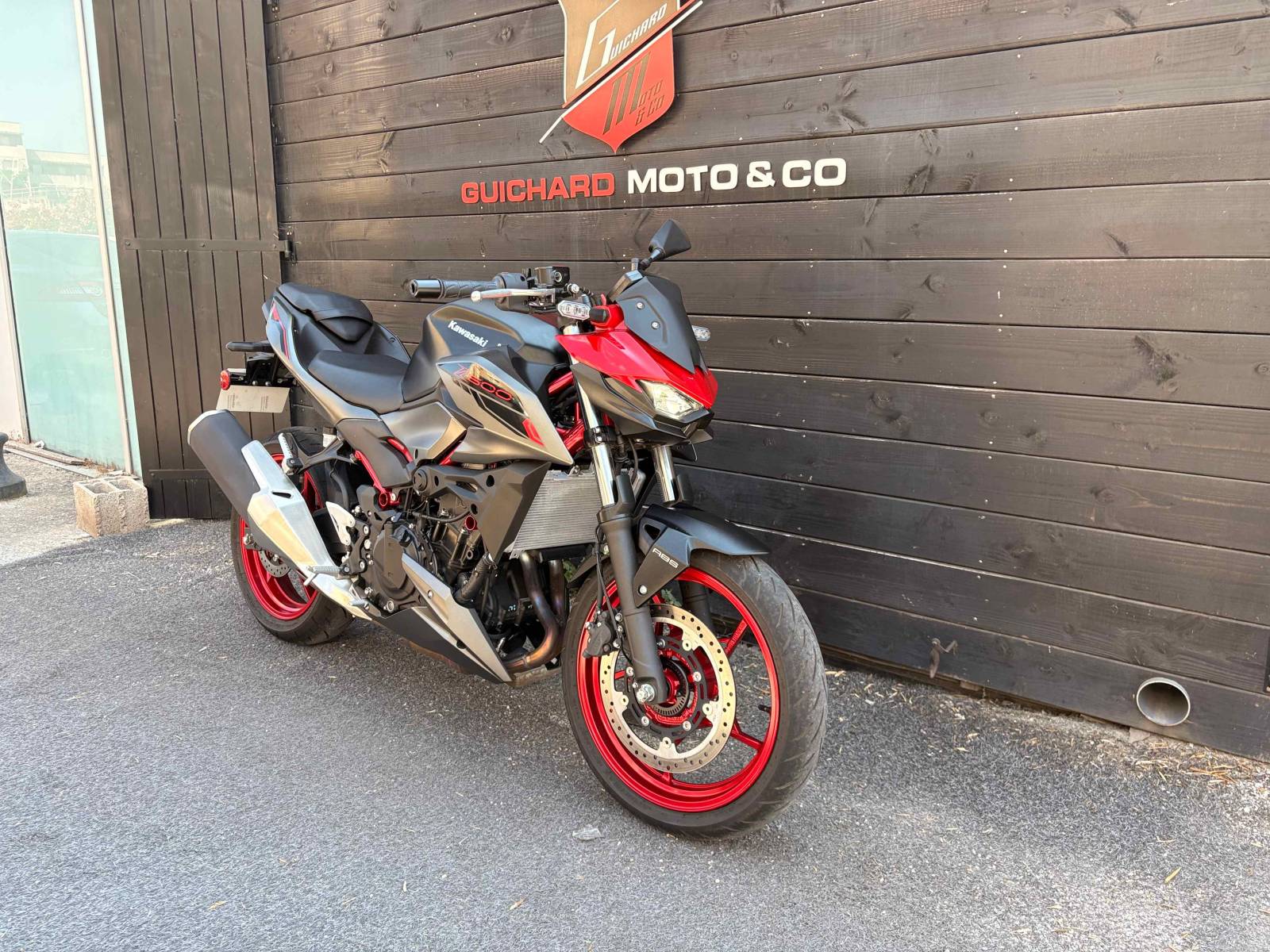 KAWASAKI Z500 SE - 2025 - OCCASION RÉCENTE À SAISIR SUR MONTPELLIER