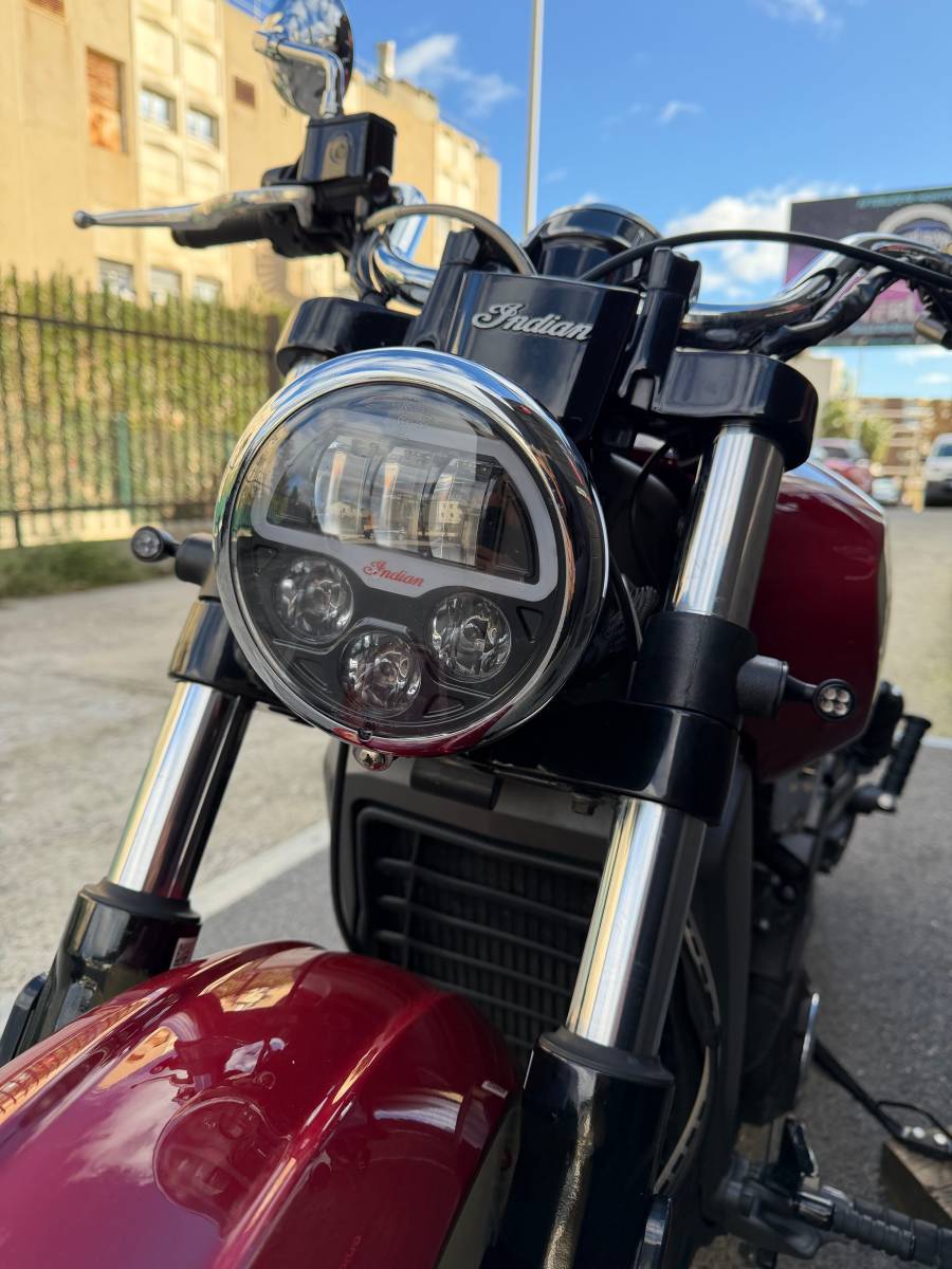Phare avant LEDS officiel Indian SCOUT 1133 occasion à sasir entre Sète et Nimes