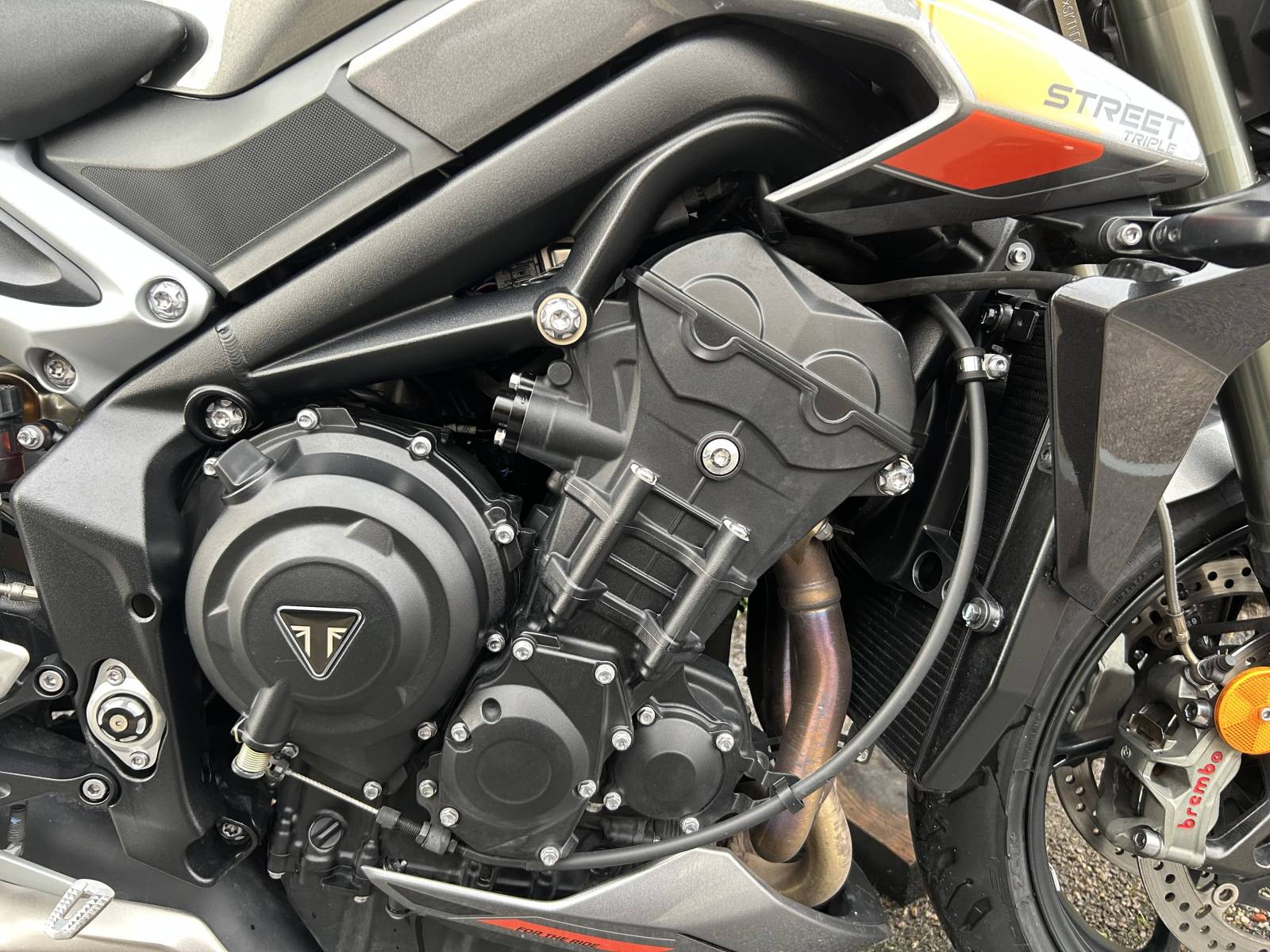 Triumph Street Triple 765 Occasion à saisir Montpellier Moteur 3 cylindres proche Nimes