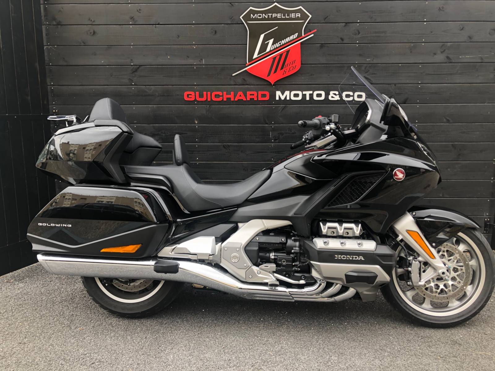 HONDA GL 1800 GOLDWING NOIRE 2019 CHEZ GUICHARD MOTO A MONTPELLIER DANS L’HÉRAULT