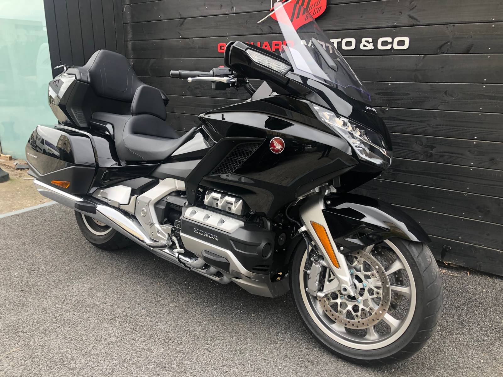 HONDA GL 1800 GOLDWING NOIRE 2019 CHEZ GUICHARD MOTO A MONTPELLIER DANS L’HÉRAULT
