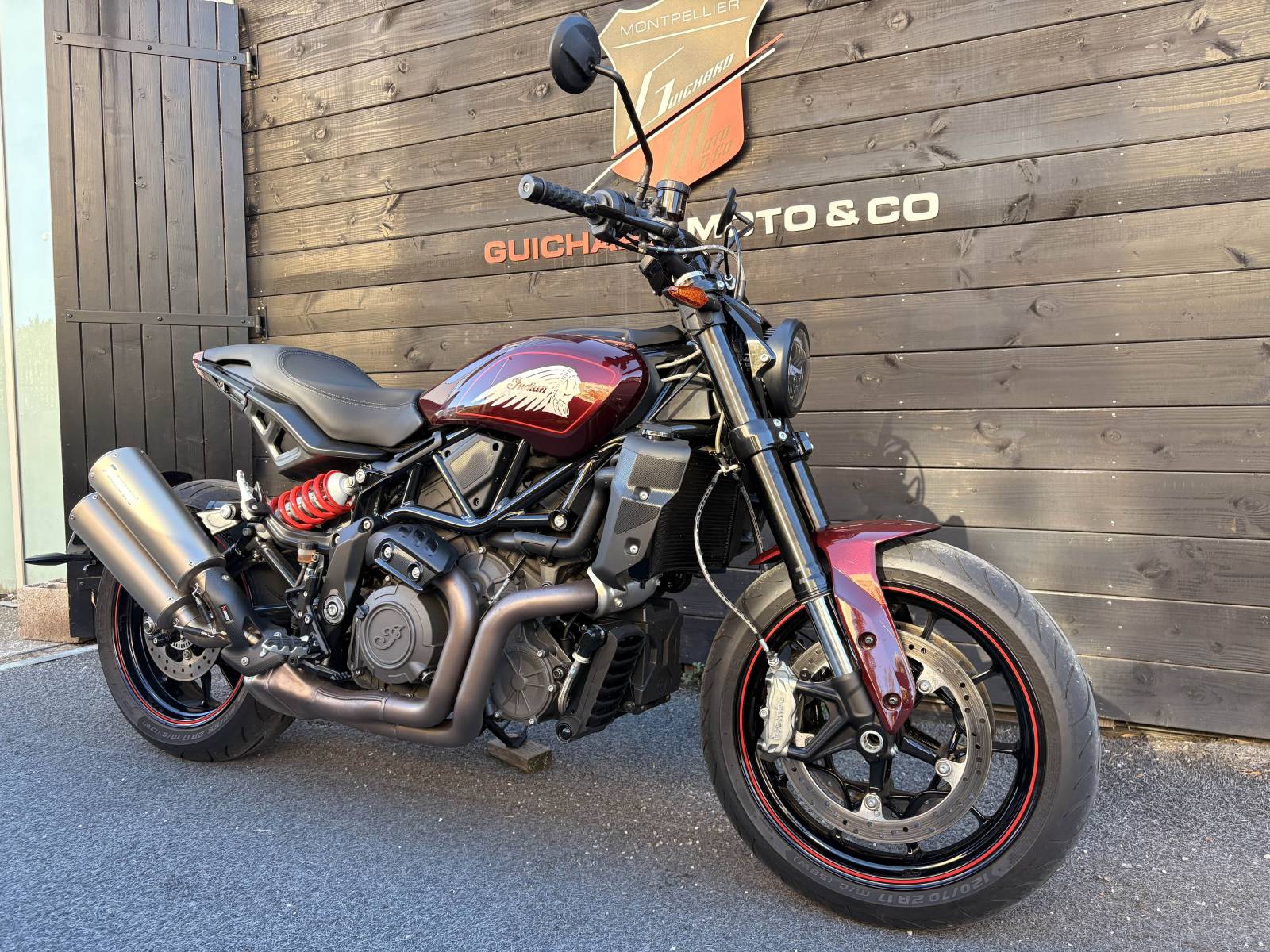 FTR 1200 S MAROON METALLIC D'OCCASION ENTRE SETE ET NIMES