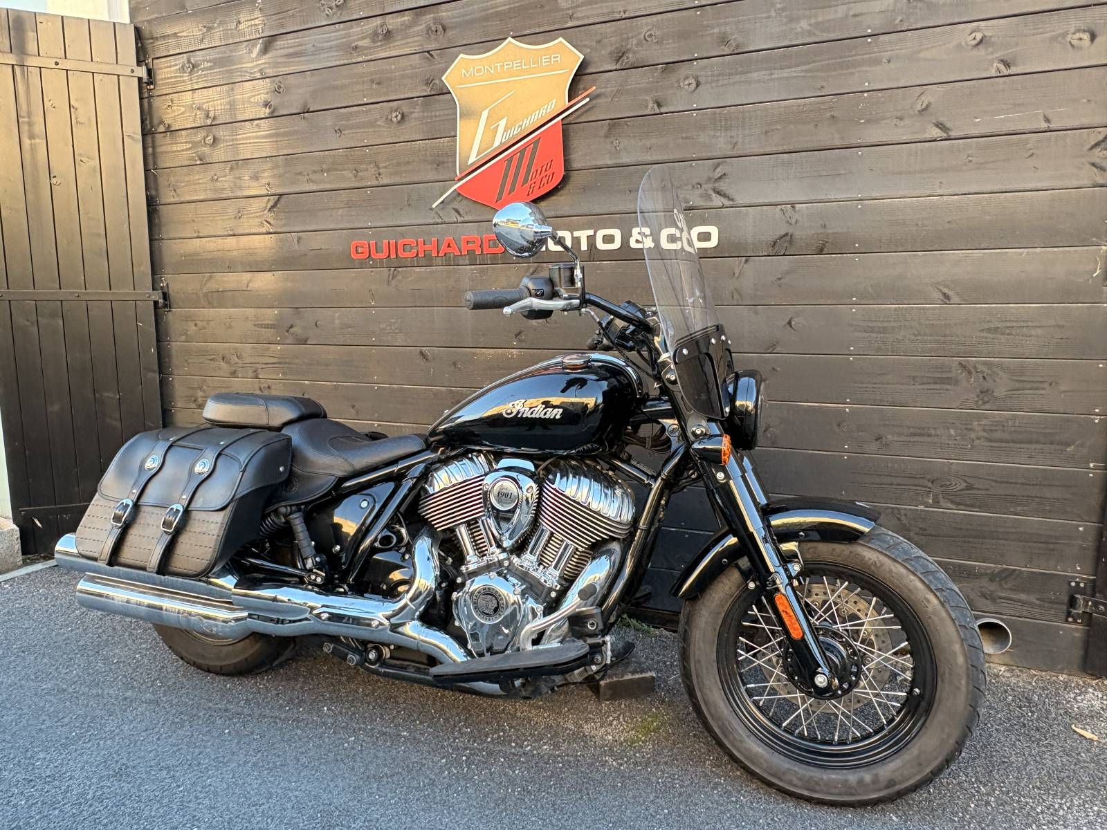 INDIAN SUPERCHIEF FAIBLE KILOMETRAGE OCCASION A SAISIR PROCHE MONTPELLIER ENTRE SETE ET NIMES