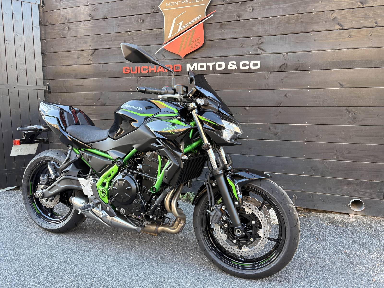 Z650 OCCASION A SAISIR FAIBLE KILOMETRAGE PROCHE MONTPELLIER ENTRE SETE ET NIMES