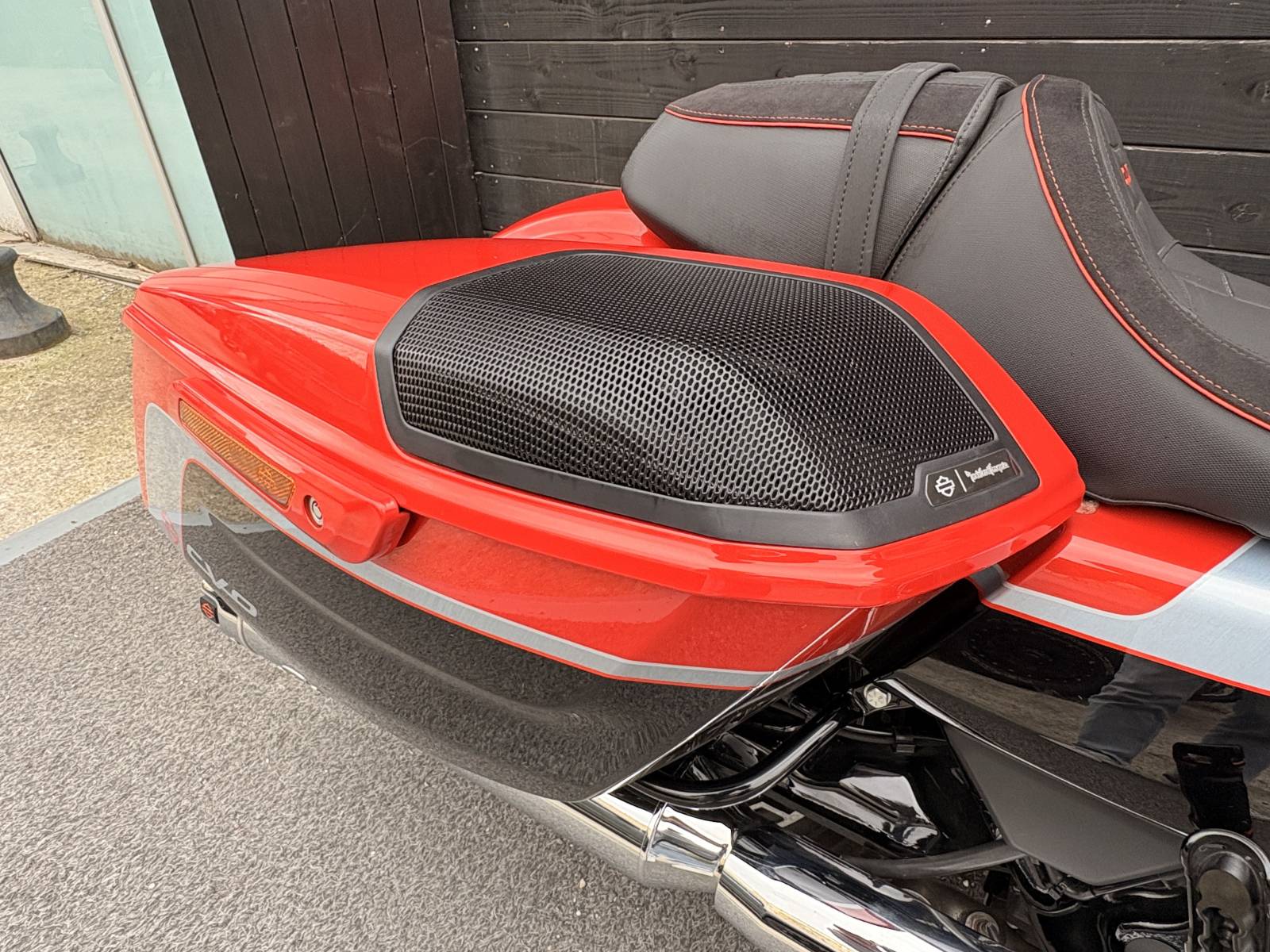 Harley Davidson CVO STREETGLIDE Systeme Audio Rockford Fosgate 