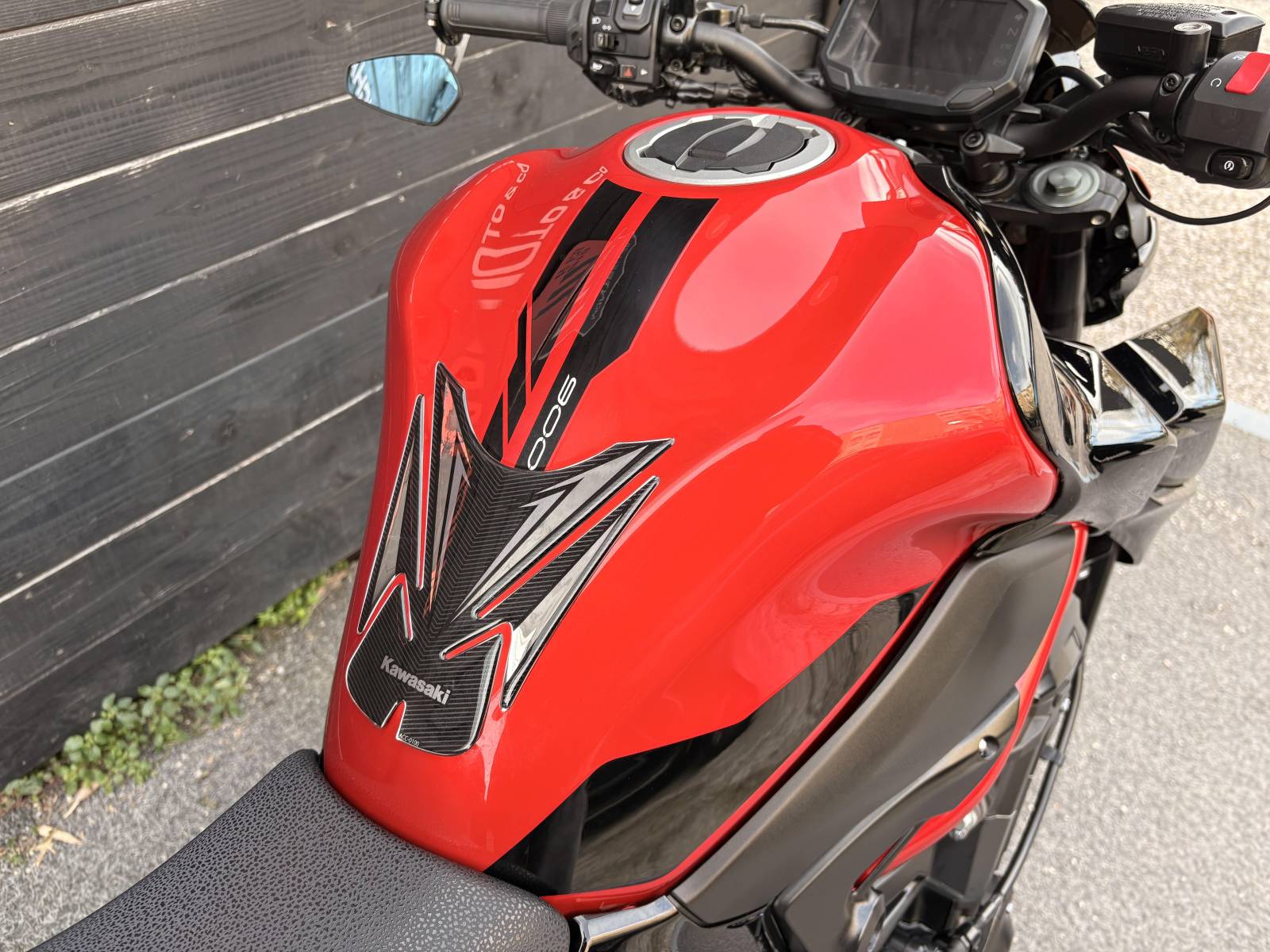 Z900 A2 2024 protection de reservoir moto d'occasion chez Kawasaki Montpellier