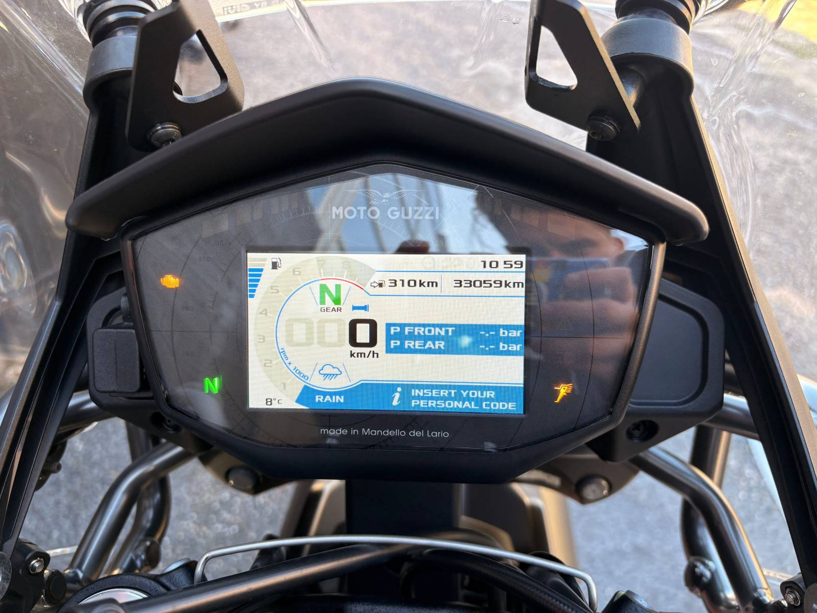 Moto Guzzi V85TT - 2022 rabaissée + amortisseurs SHOCK FACTORY proche Montpellier