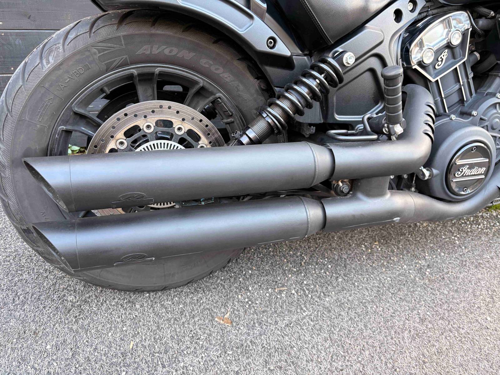 Indian Scout bobber Echappement Jaykill & Mr Hyde