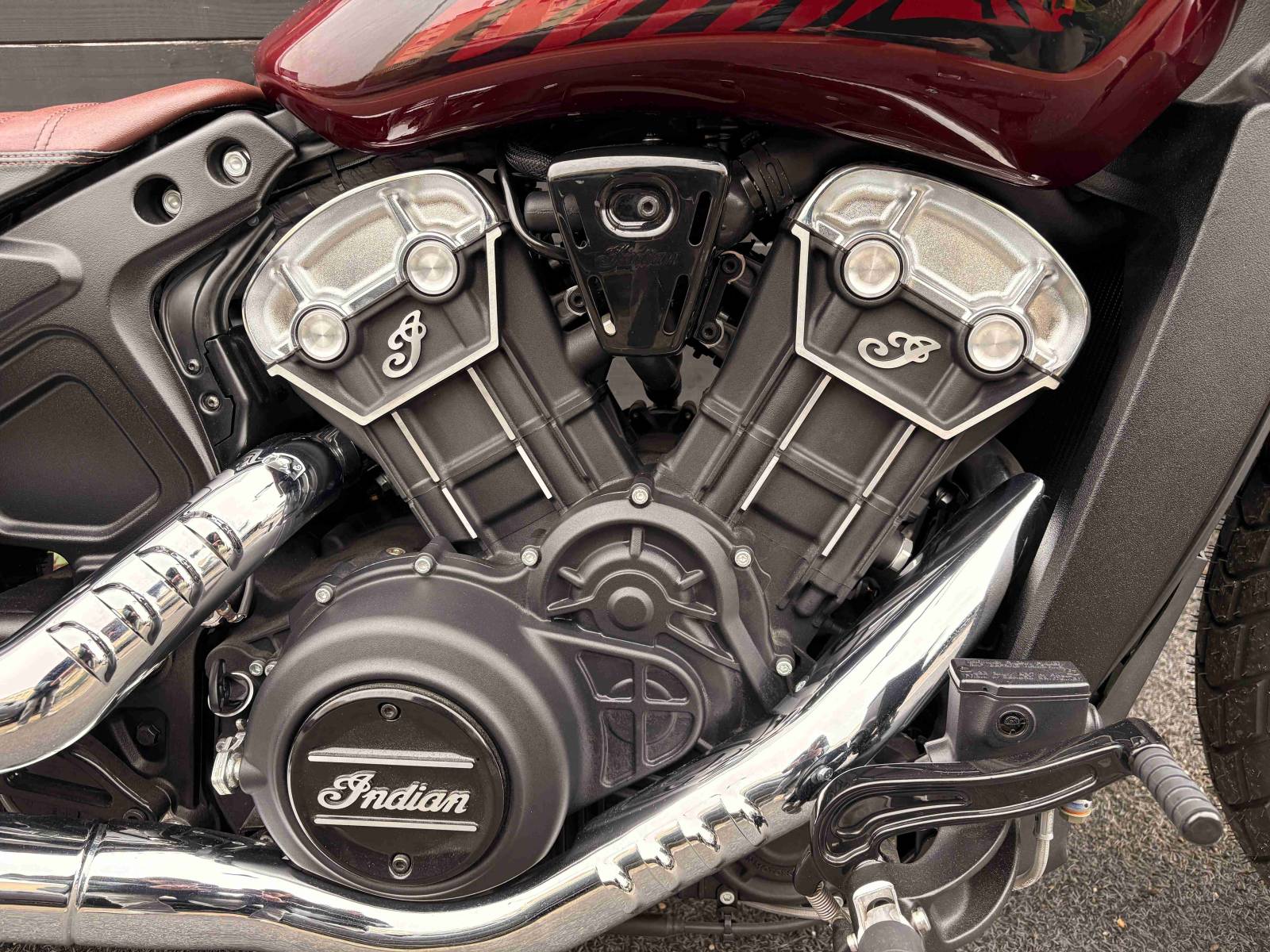 INDIAN SCOUT BOBBER TWENTY - 2023 - Maroon Metallic - à saisir