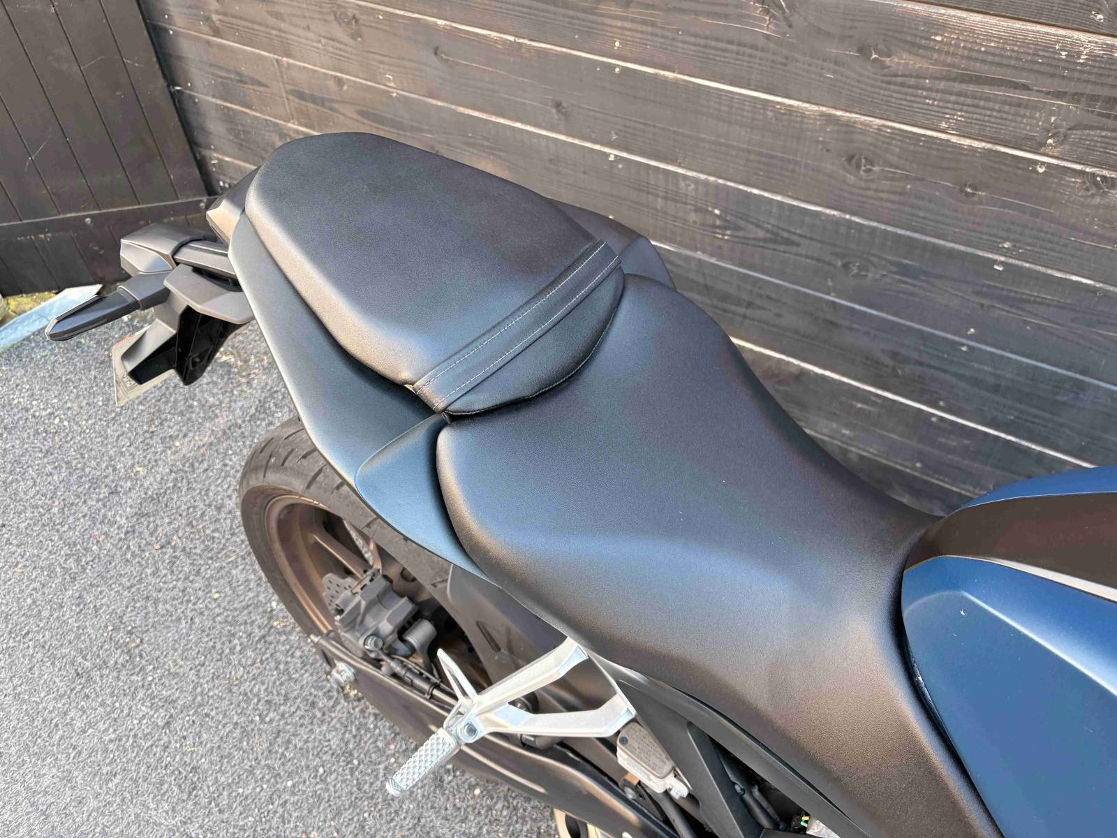 HONDA CB125R - 2023 - OCCASION - Montpellier Hérault - Selle biplace pratique - autour de Montpellier