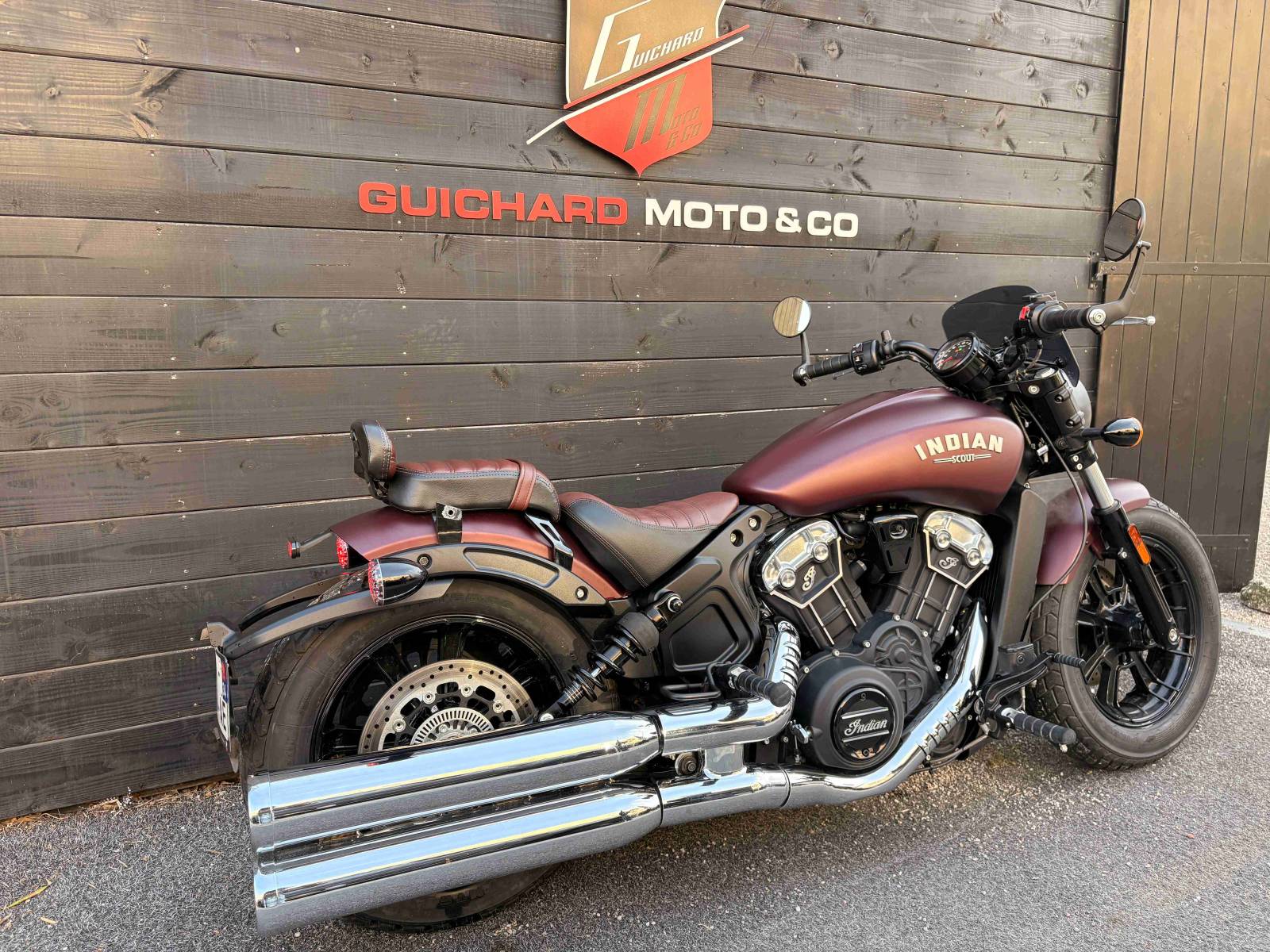 INDIAN SCOUT BOBBER - 2022 - MAROON METALLIC - OCCASION A SAISIR - MONTPELLIER HERAULT