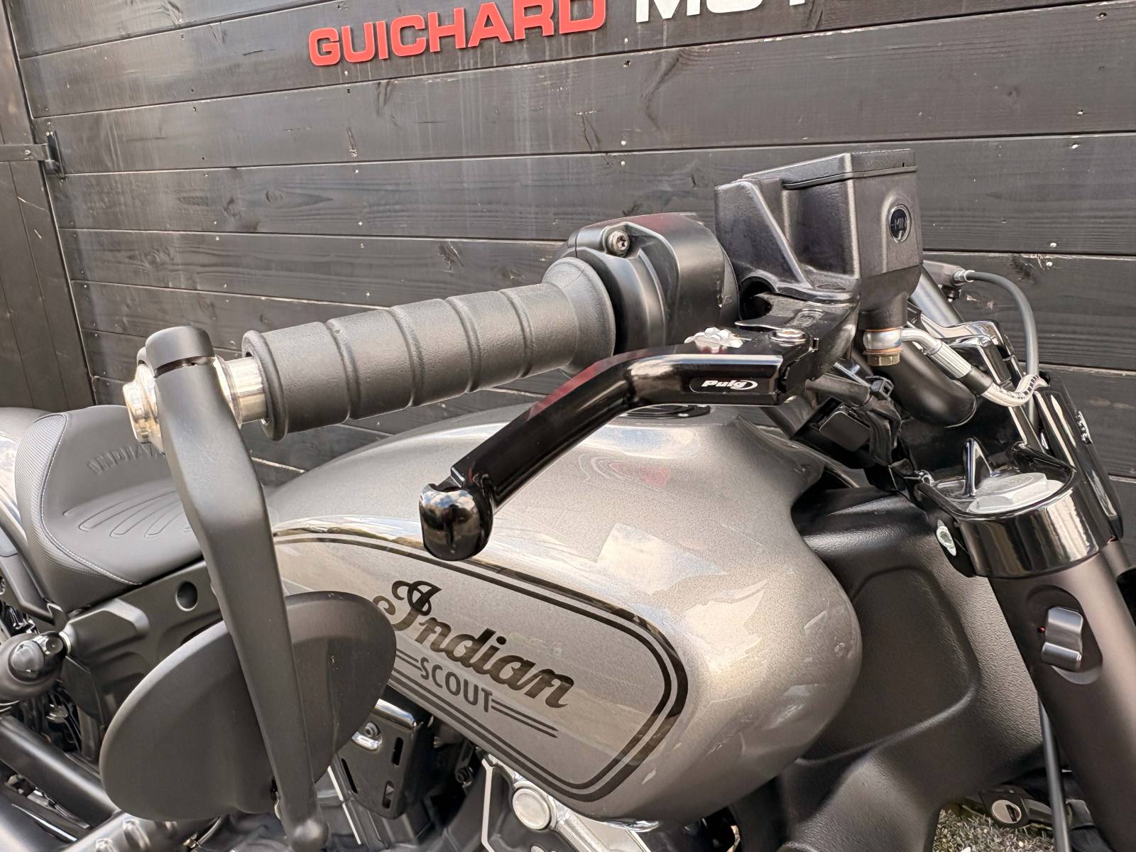 INDIAN SCOUT BOBBER 1200 - 2023 - Echappement Dr Jeykill - OCCASION PROCHE MONTPELLIER