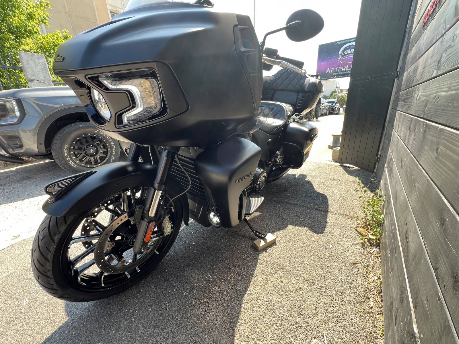 INDIAN PURSUIT DARK HORSE BLACK SMOKE  D'OCCASION DANS L'HERAULT GUICHARD MOTO