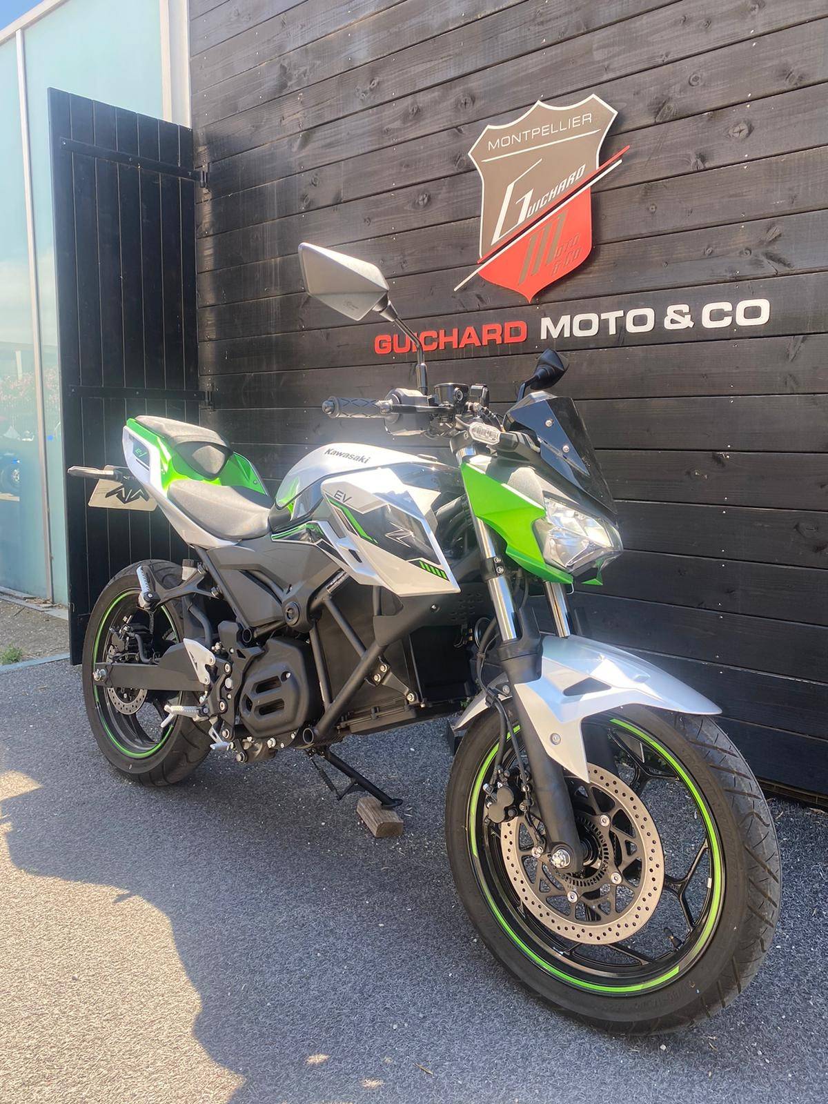 Kawasaki z e-1 Montpellier proche Béziers 