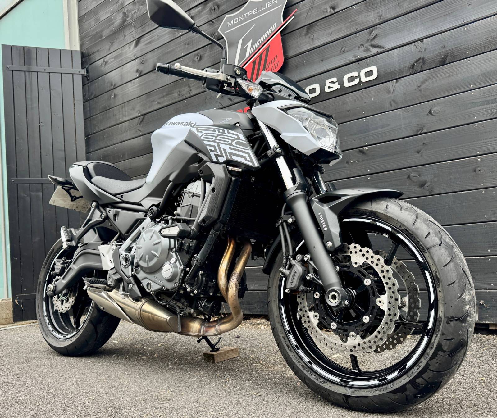 Moteur Bicylindre 649 cm³ – Souple & Réactif