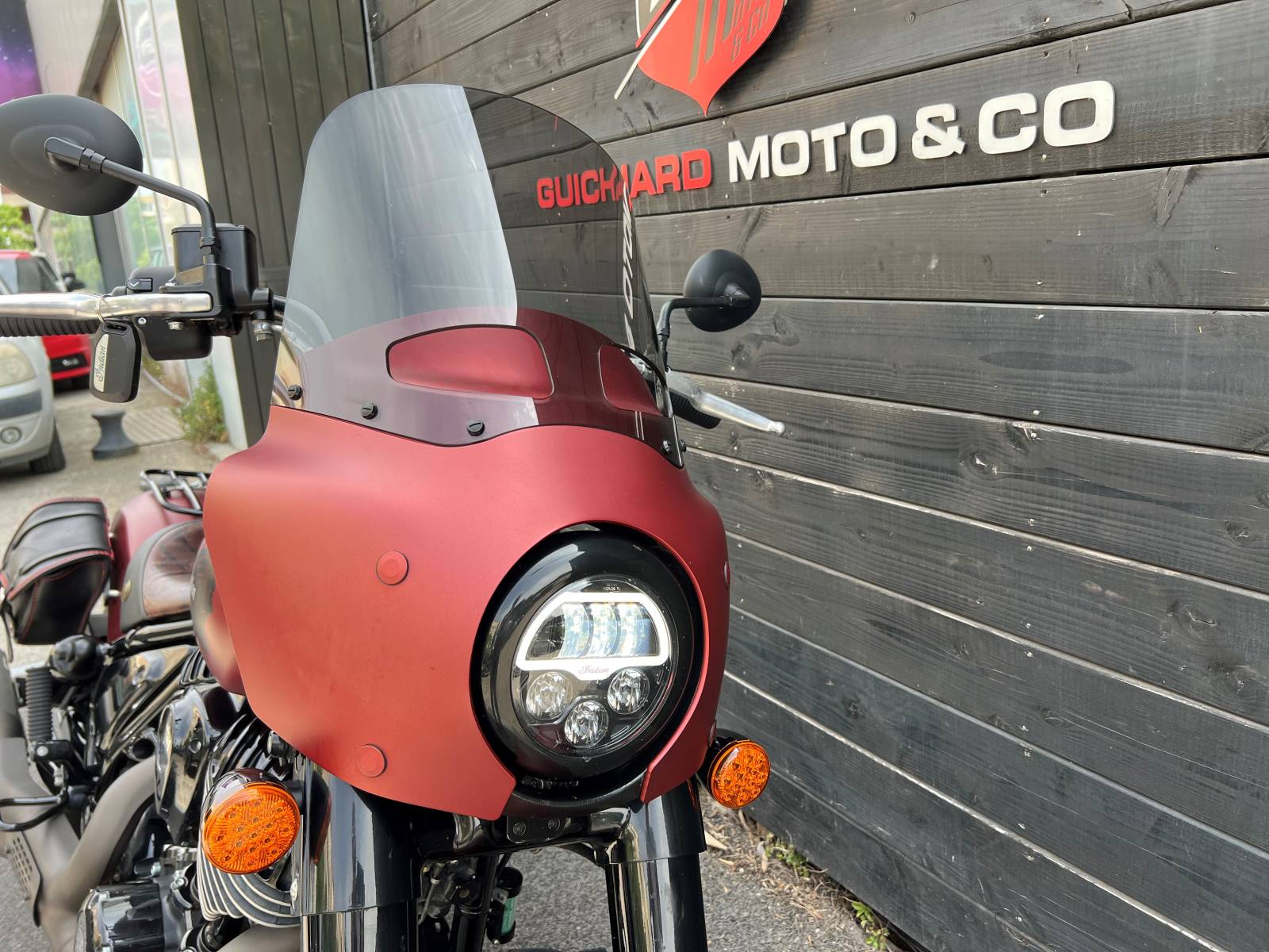 Indian Chief Bobber Icon Cooper Smoke 