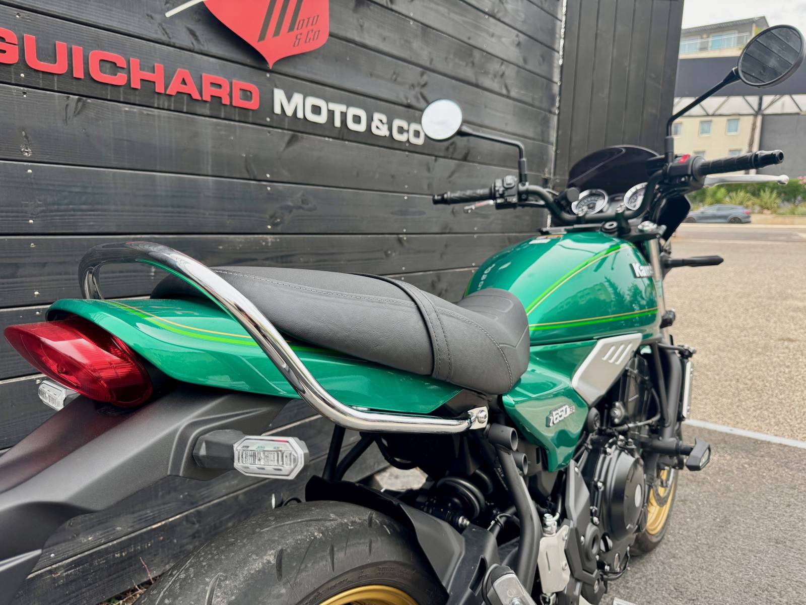 Moto d’occasion Kawasaki Z650 RS – Éligible A2 – Révision et pneu neufs