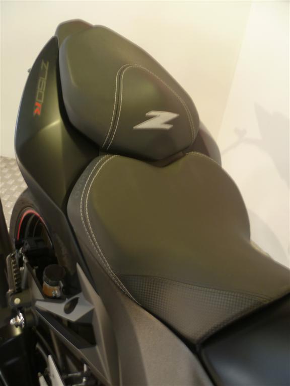 KAWASAKI Z 750 R 2011 NOIR MAT OCCASION GUICHARD MOTO MONTPELLIER HERAULT 34