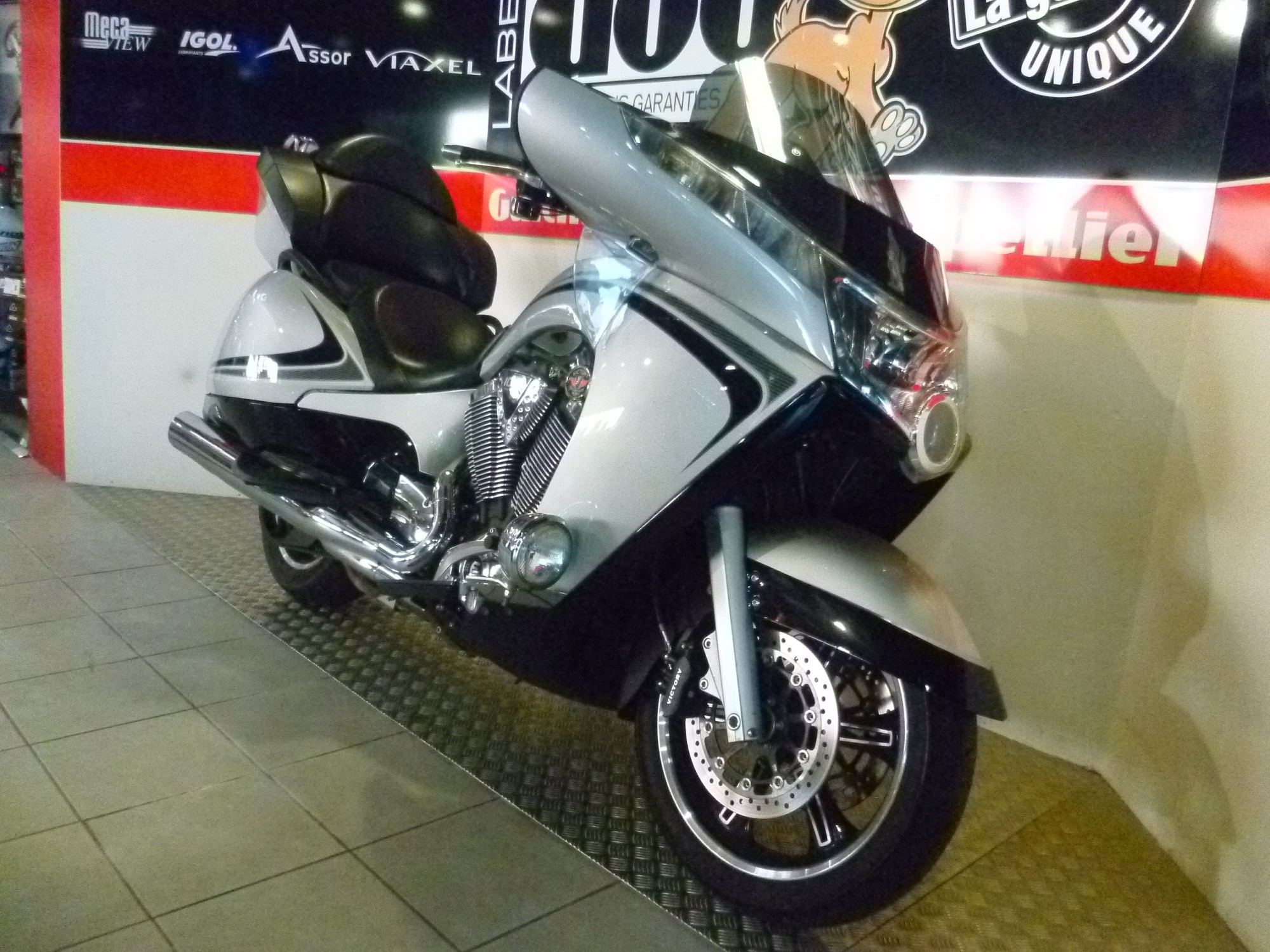 VICTORY VISION TOUR 2011 GRISE OCCASION