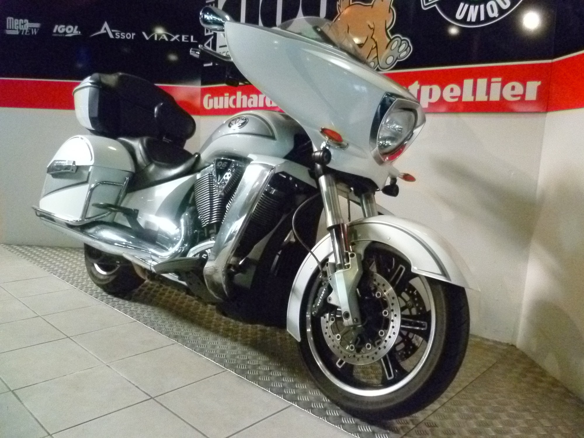 VICTORY CROSS COUNTRY BLANCHE OCCASION