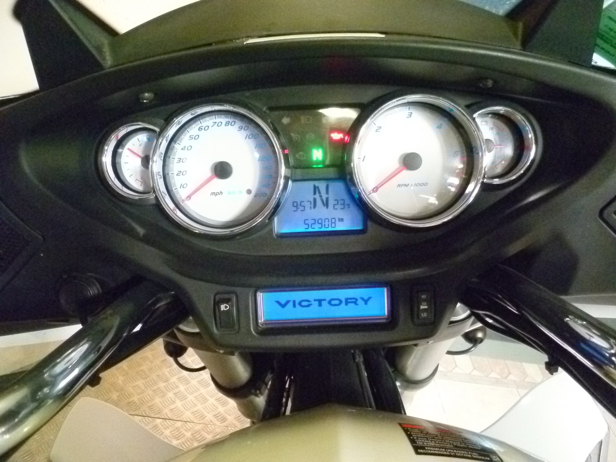 VICTORY CROSS COUNTRY BLANCHE OCCASION