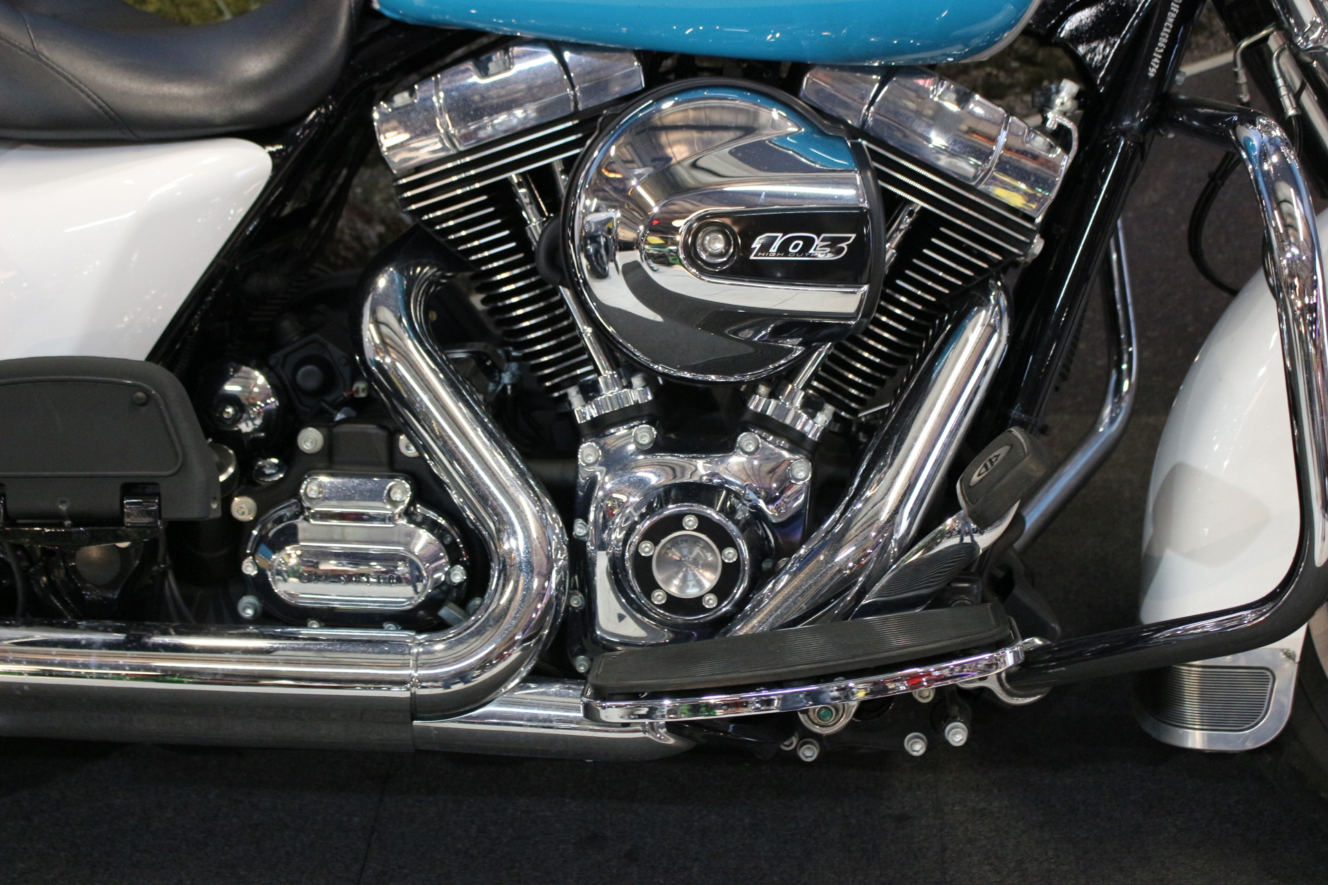 HARLEY DAVIDSON 1690 ROAD KING BLEU BLANC 2016 OCCASION