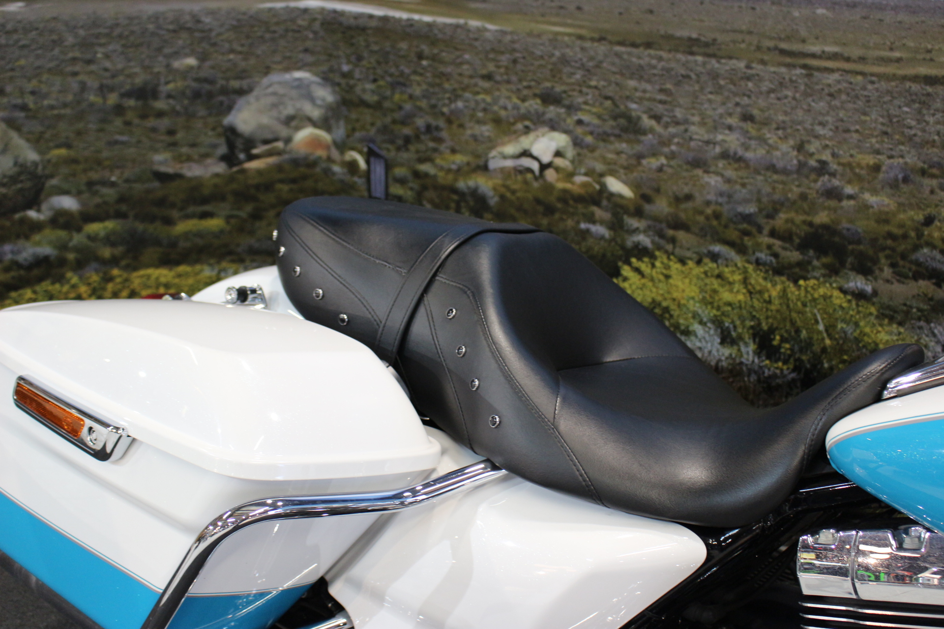 HARLEY DAVIDSON 1690 ROAD KING BLEU BLANC 2016 OCCASION