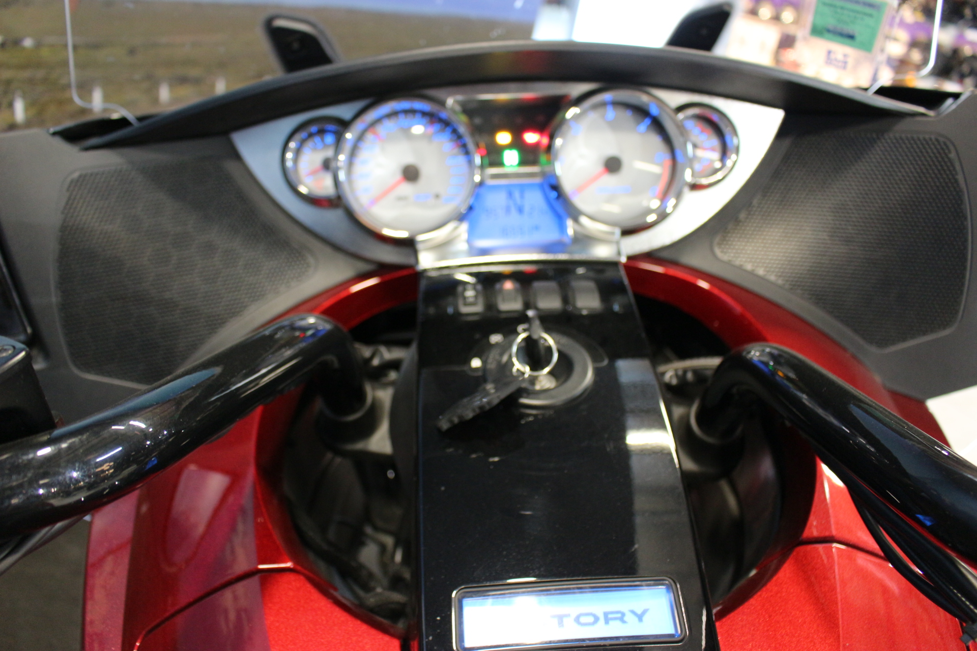 VICTORY VISION TOUR 2014 ROUGE OCCASION