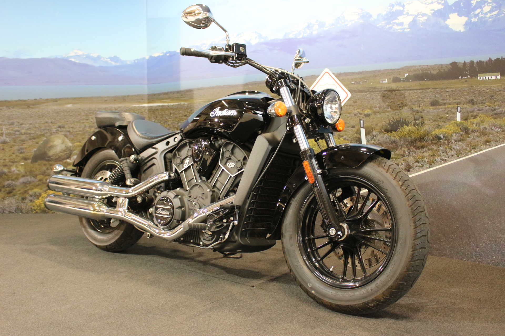 INDIAN SCOUT SIXTY NOIRE 2016 Véhicule de direction