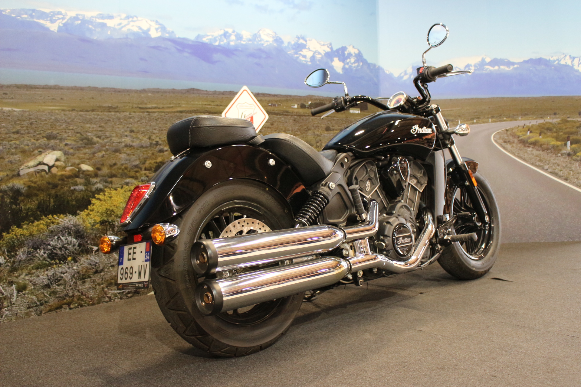INDIAN SCOUT SIXTY NOIRE 2016 Véhicule de direction