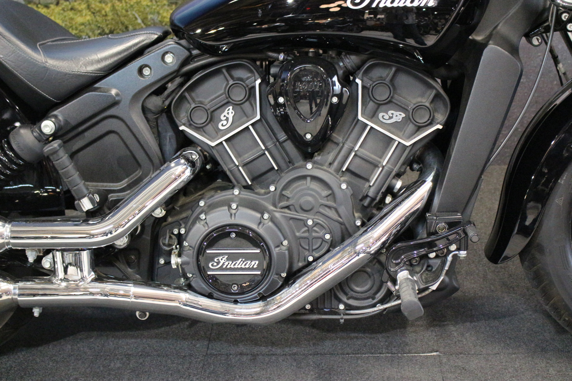 INDIAN SCOUT SIXTY NOIRE 2016 Véhicule de direction