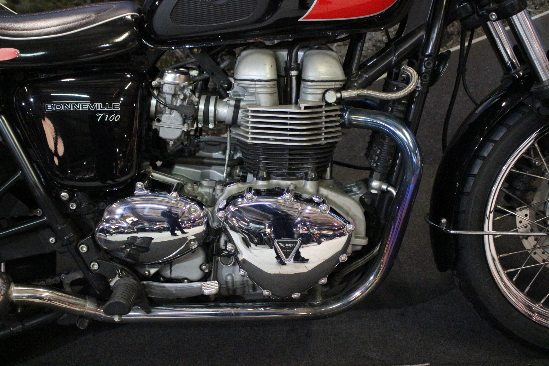 A VENDRE TRIUMPH T100 BONNEVILE NOIRE ROUGE 2006 OCCASION