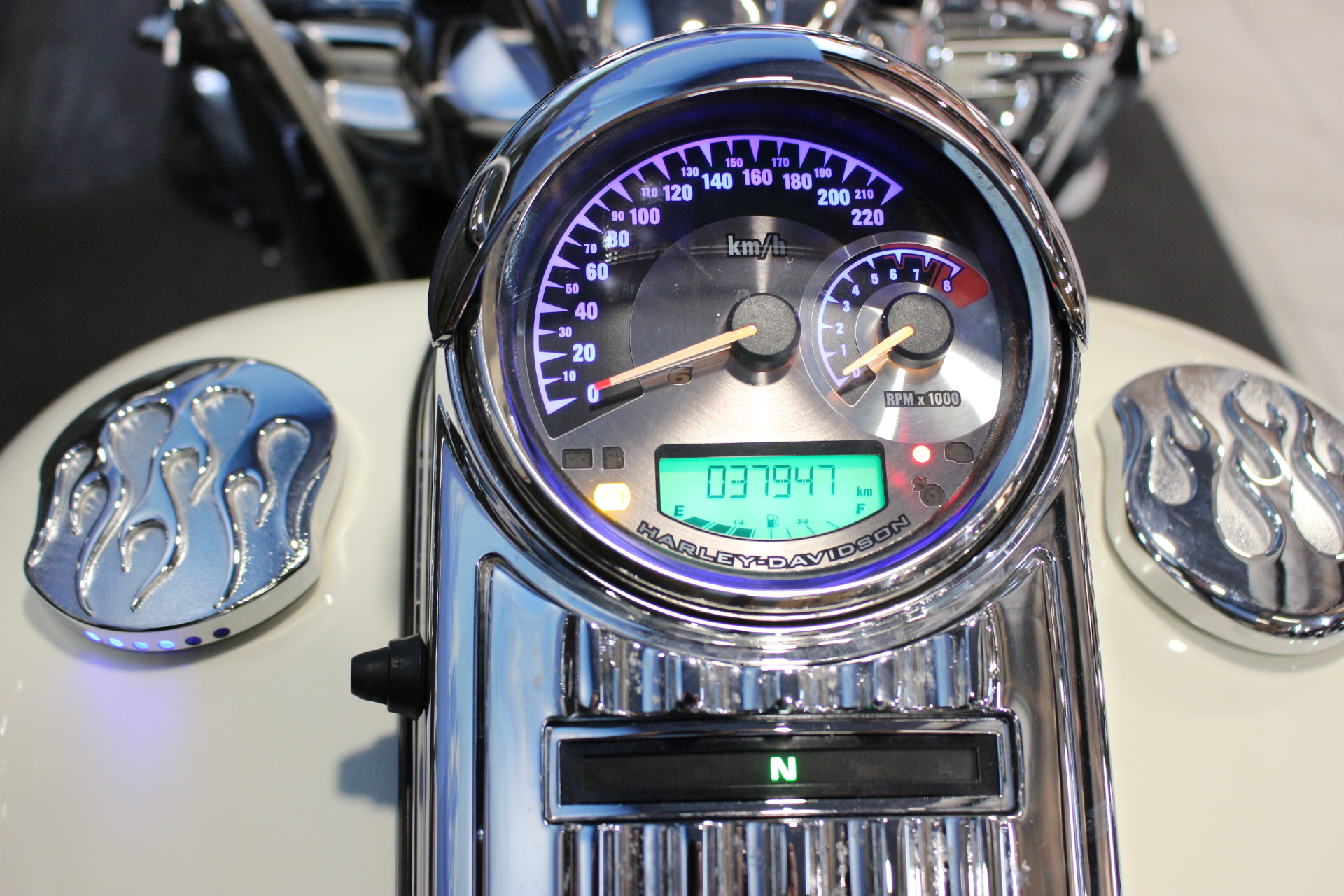 HARLEY DAVIDSON ROAD KING CLASSIC 2012 OCCASION