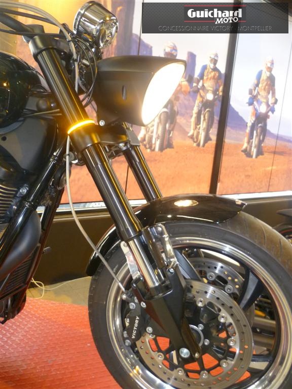 VICTORY HAMMER 8-BALL by Guichard Moto Montpellier Hérault 34