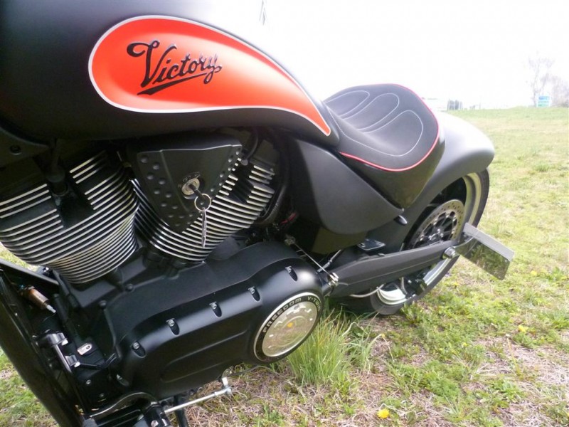 VICTORY HAMMER STREET-BALL by Guichard Moto Montpellier Hérault 34