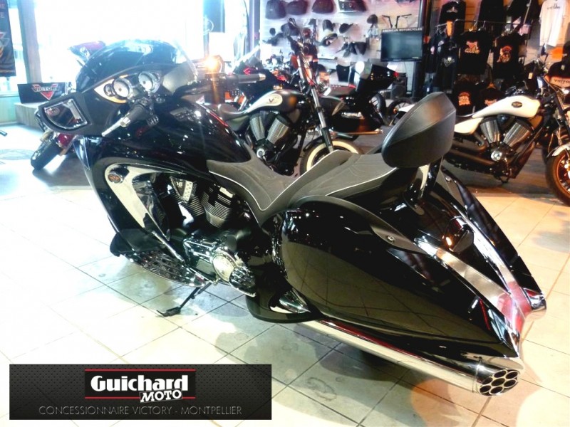 VICTORY VISION STREET BLACK & CHROME by Guichard Moto Montpellier Hérault 34